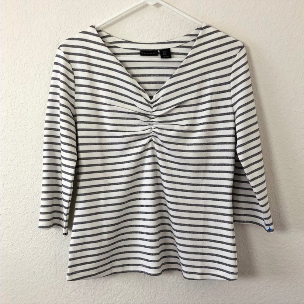 Tahari | Black and White 3/4 Sleeve Top